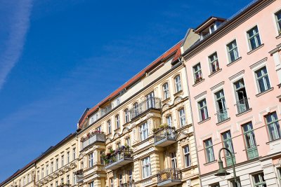 Abstellen von Gegenständen im Treppenhaus oder Hausflur: 